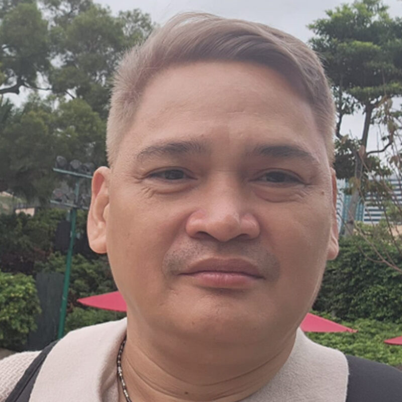 <h4>Ian Ferrer</h4><p>Customer Service Representative</p>